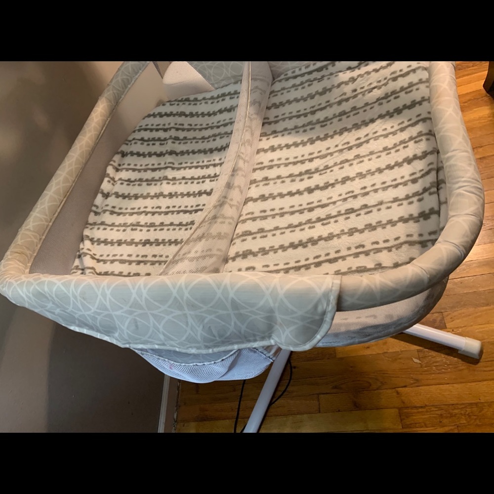 Twins bassinet